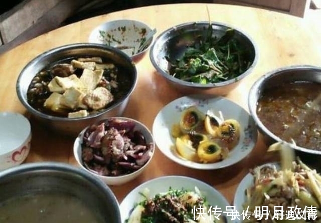 老家|去农村老家，老人用“纯天然”美食招待我们，孩子却吃一口就吐了