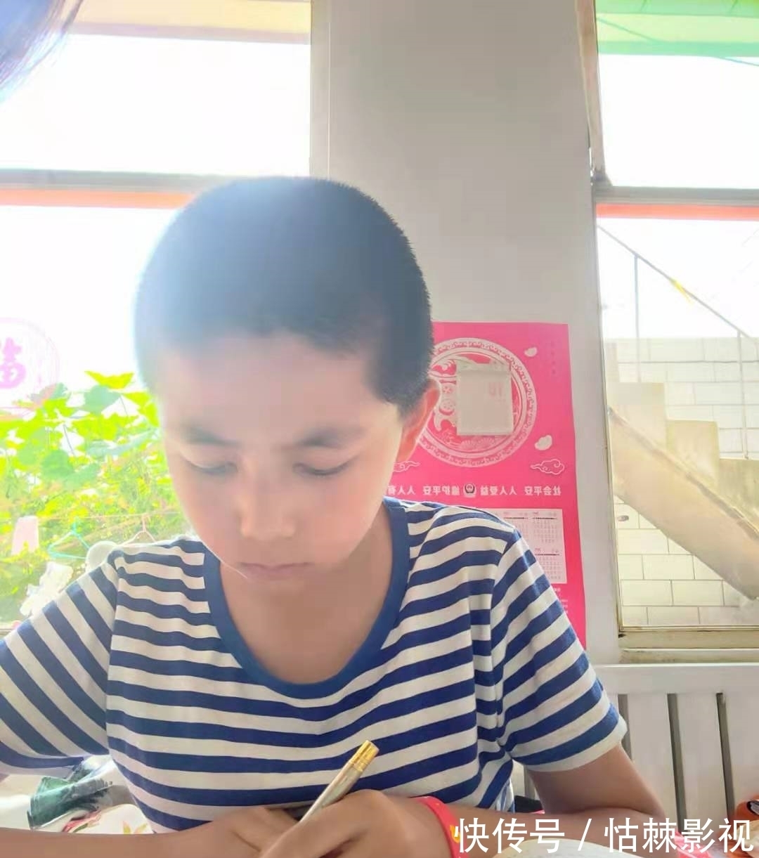 书海|“小书迷”畅游书海假期,点燃阅读兴趣——小店街道李家庄小学