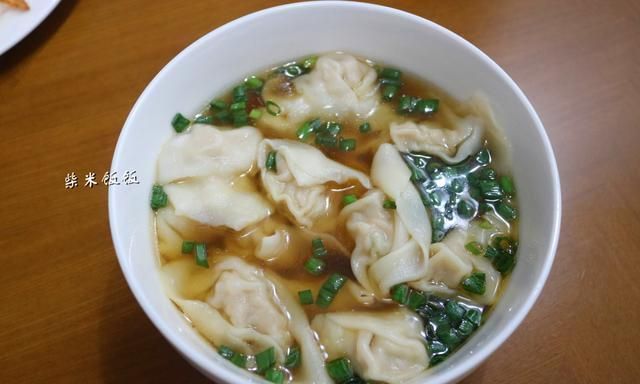 我家包馄饨,从不买馄饨皮晒出馄饨皮做法,网友太简单了