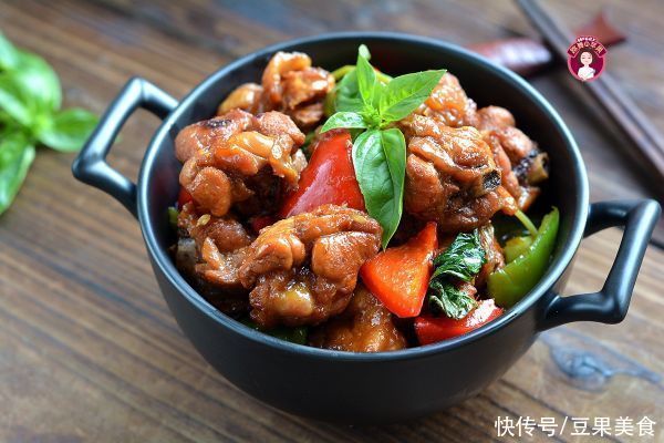三杯鸡|这道#夏日开胃餐# 台式三杯鸡，我一年四季都想吃