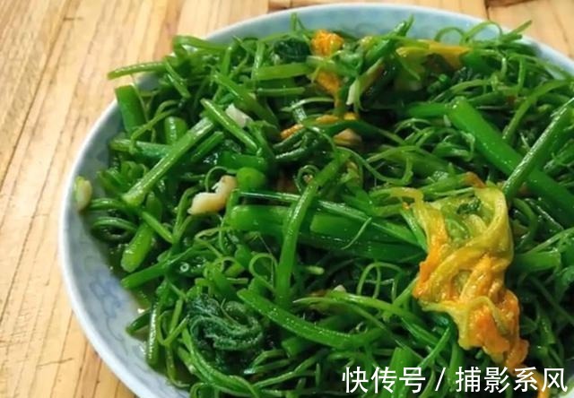 农村南瓜地里的一种美味,一百多条才能炒一盘,吃起来很鲜嫩可口