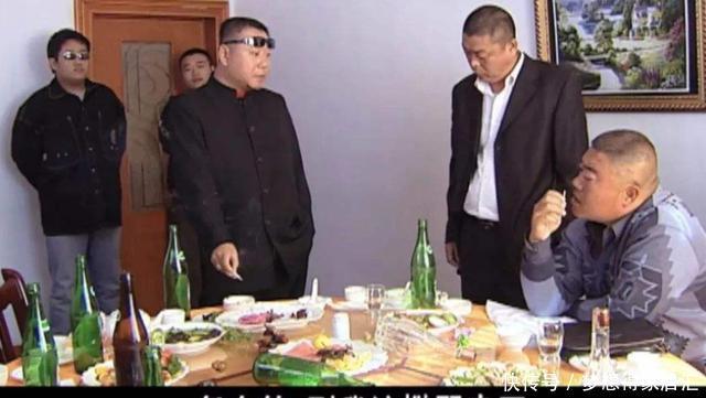 烧烤|东北宵夜江湖,多得是隐秘的人情世故