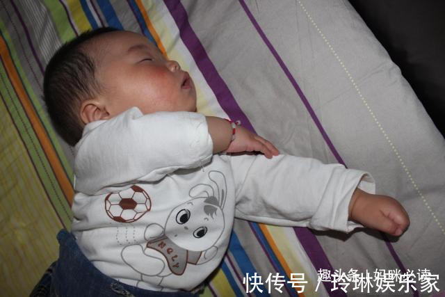 宝妈|90后宝妈趁孩子熟睡,出门“臭美”,回来后发现孩子永远闭上了眼