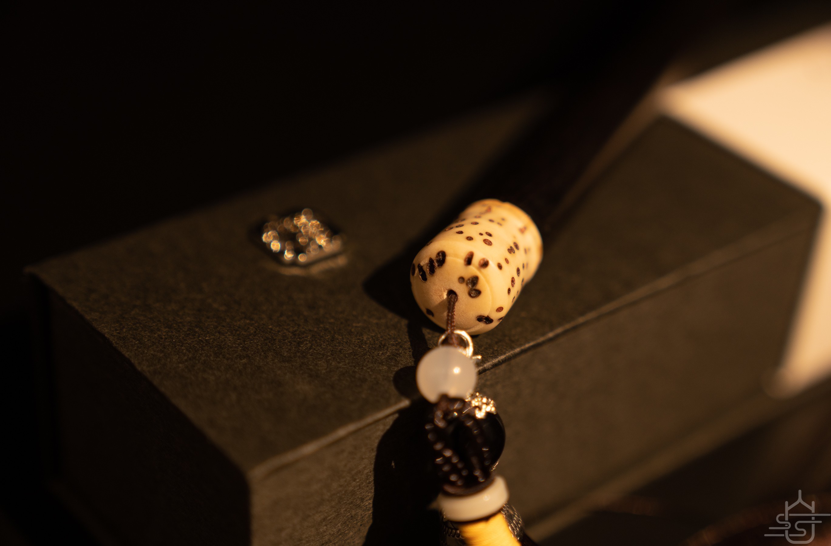 自适居手工越南红土沉香 搭配 黑檀木菩提根香桶