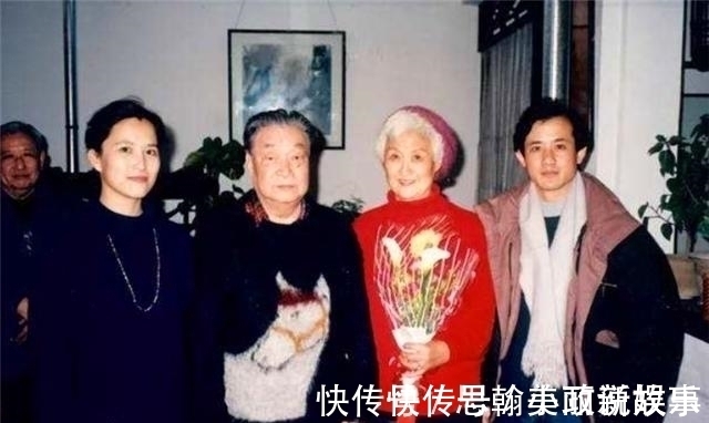 英文#白皇后,一个全身都是宝的女人,这个圈画的真圆!