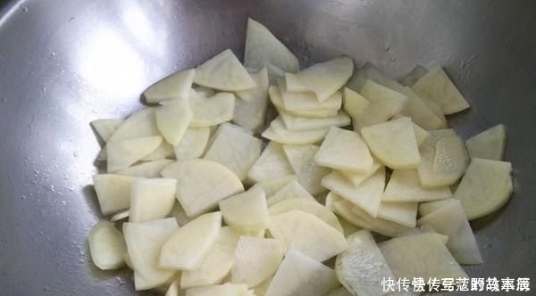 土豆和它一起吃是“天然泻药”,清肠排毒,皮肤白皙不长痘!