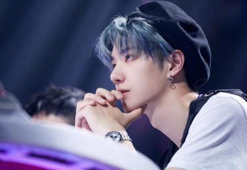 芒果台晚会嘉宾阵容,蔡徐坤将和他同台比拼,顶流男团也加盟其中