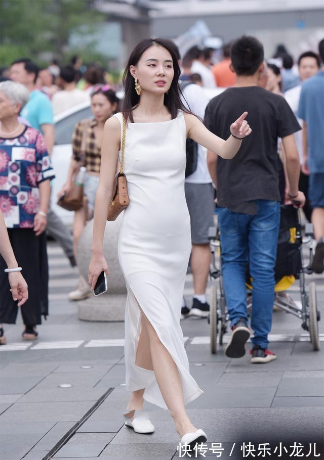 工装风 贴身提臀的连衣裙,擅长打造优雅靓丽风,简约休闲