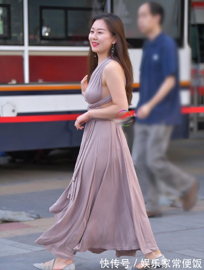 街拍 街拍 谁晓得辣妈这衣服火了多久!