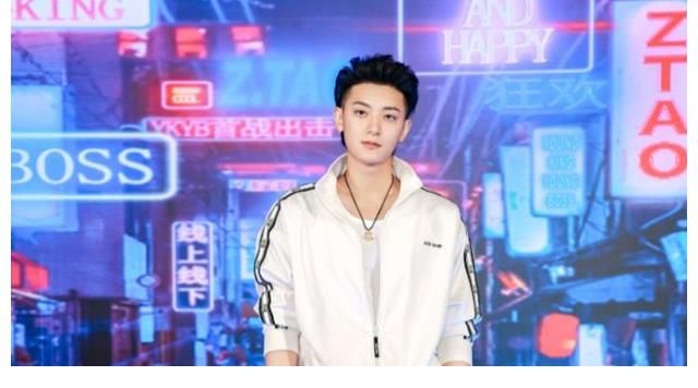 帶貨首秀被指割韭菜，黃子韜憤而反擊：你有什么資格酸我？