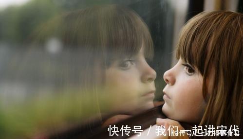 亲子关系|孩子埋怨作业多,妈妈的两种不同做法,孩子过上了两样不同人生