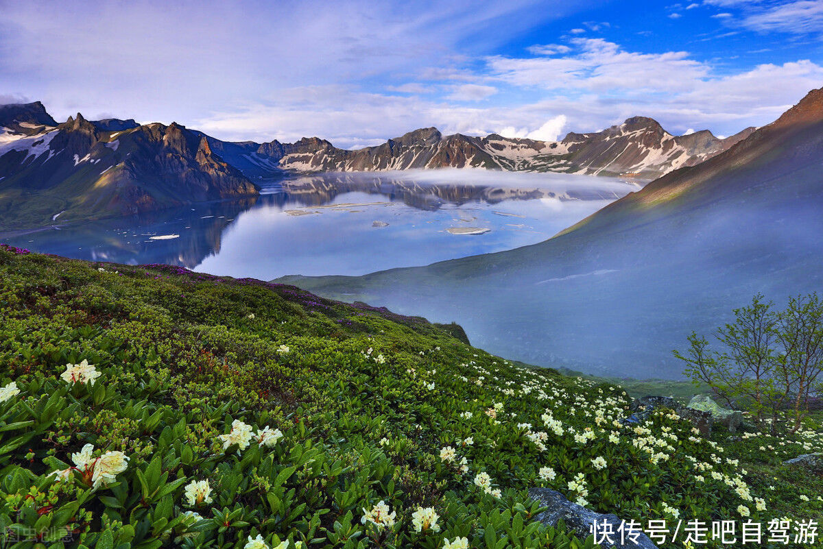 血色|在巴丹吉林沙漠深处，藏着一个神秘迷人的血色湖泊，妖异又美丽