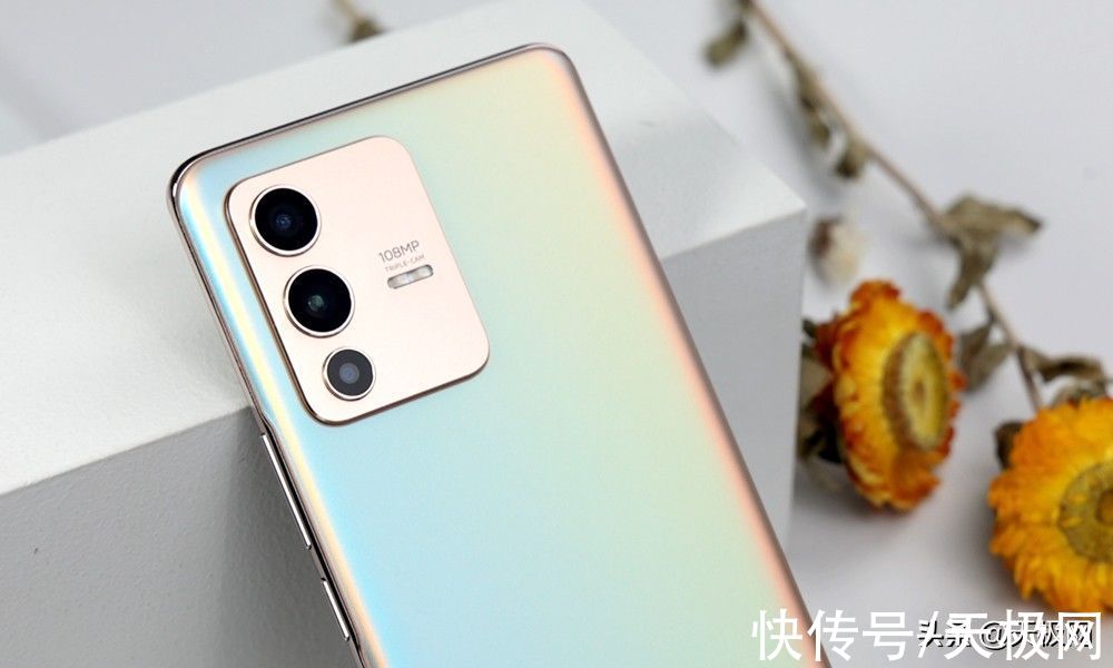 前置|vivo S12 Pro体验：轻薄光变做底，亿级主摄「书」全域平衡