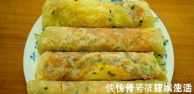 柔软|这是我见过最简单的烙饼,一擀一折,有菜有蛋,柔软筋道真解馋