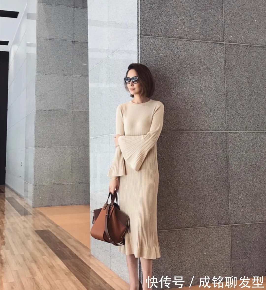 卡其色|这些才是中年女人最美的穿搭,自然随意不扮嫩,优雅大气又高级