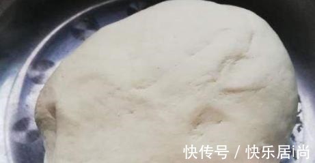 发面时，万万不能只加酵母！老师傅教我的绝招，20分钟发满盆！