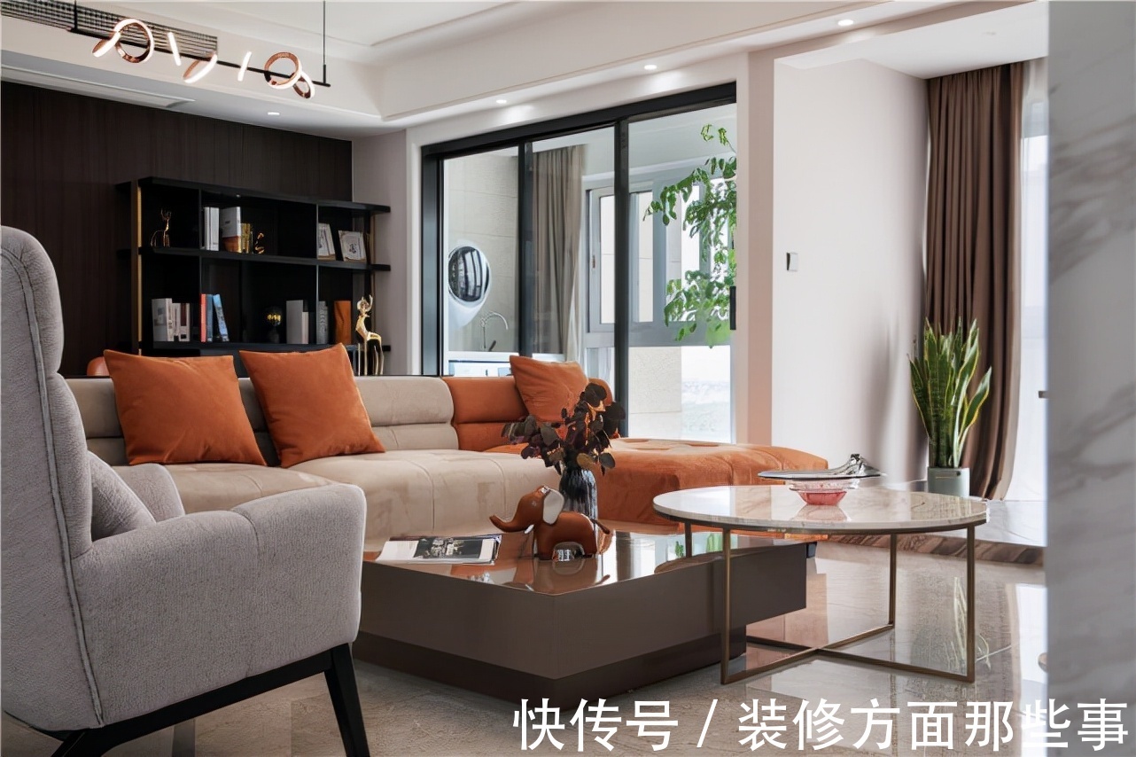 棉麻|108平一张餐桌、一个吧台、几把餐椅、一顿美食,烟火气十足