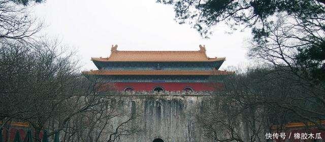 御医|朱元璋的爱妃肚子疼 御医治病后说道 十年后必死 果然应验！