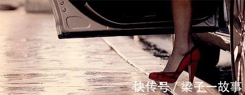 拖鞋 多少女孩的高跟鞋梦想,死在了通勤路上!