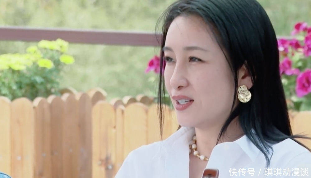 安利 为何秦海璐受大家欢迎?当她戳穿蒋勤勤安利的美食时,我有了答案