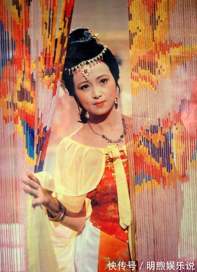 秦可卿!秦可卿的房间那么奢华,为何还要摆着个木瓜?作者用意太深了