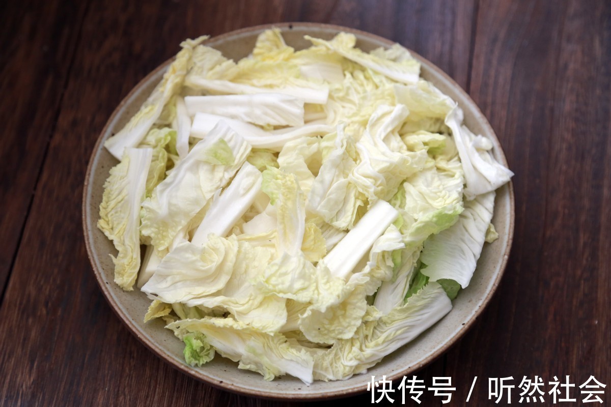 味道|别小看这白菜了,蒸着吃味道更鲜美,简单易学