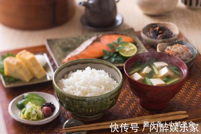 中国网友|日本人嫌弃中国早餐太简陋，中国网友我们精致起来，自己都害怕