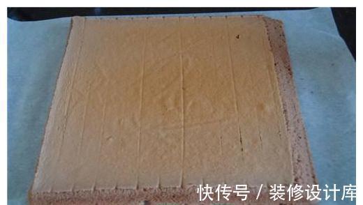 它蓬松细腻,香浓可口,颜值高,制作简单,小孩子很喜欢吃!