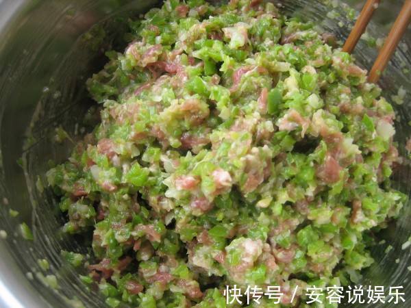 柿子椒|入秋后,此菜正便宜,包饺子比韭菜香,每天吃一次都不过瘾