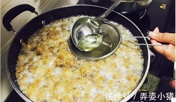 熬猪油时,只用水就废了,多加两样,猪油洁白如玉,放1年都不坏