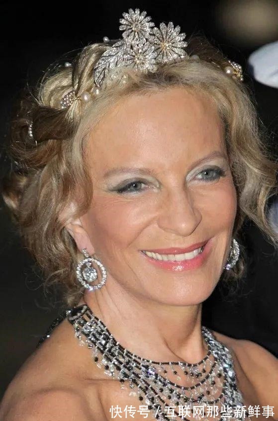 最爱 那么重的耳环为什么却成为了王室女性的最爱!