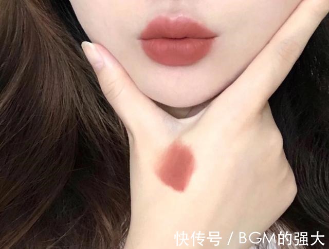 口红 口红界的显白“四霸主”,质地顺滑调色高级,黄皮女生要知道!