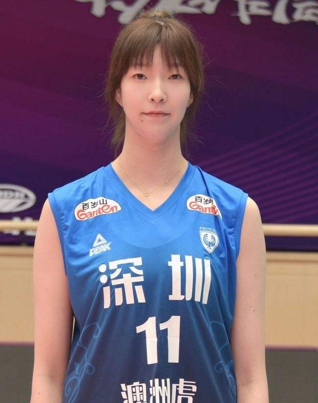 张倩|遗憾!中国女排又一强力副攻退役,年仅24岁,曾入选郎平集训队