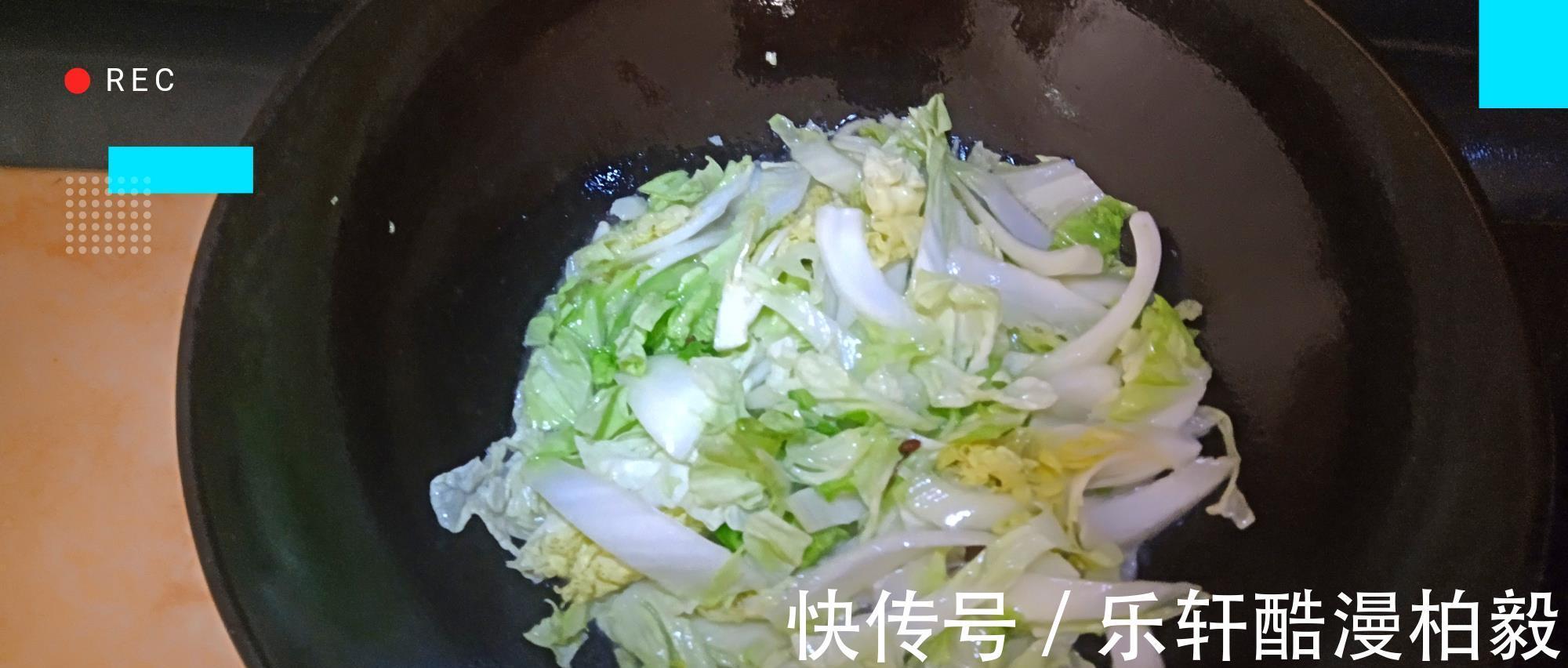 番茄红素|夏天适合吃这菜,酸甜爽口吃了还想吃,几块钱就能做一盆