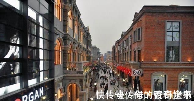 楚河汉界|万达“怒砸”500亿修建的“楚河汉街”, 现在还有人去吗！