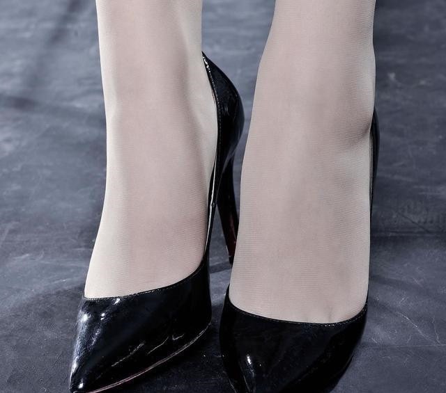 长裙","m":"9ba1a369655ffd416413aaef0af9962bde71a6","nlabel":"stat_3100649057:zm.news.so.com:5pe25bCa5bCP5qyj5oSJ,pageType_zmt,glevel_3","ntag":"tfashion;sfashion_时尚;kfashion_1:旗袍;kfashion_1:长裙;call_P:全类:华服:民族