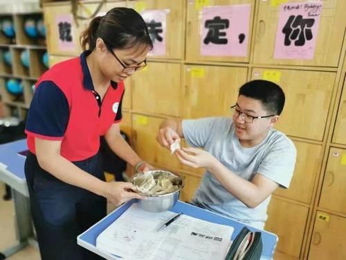 【初中部成功教师】春风化雨育树苗，桃李满园芳天下