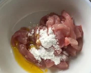 炒瘦肉,最忌直接下锅炒!教你4招,肉质嫩滑入味,好吃不粘锅!