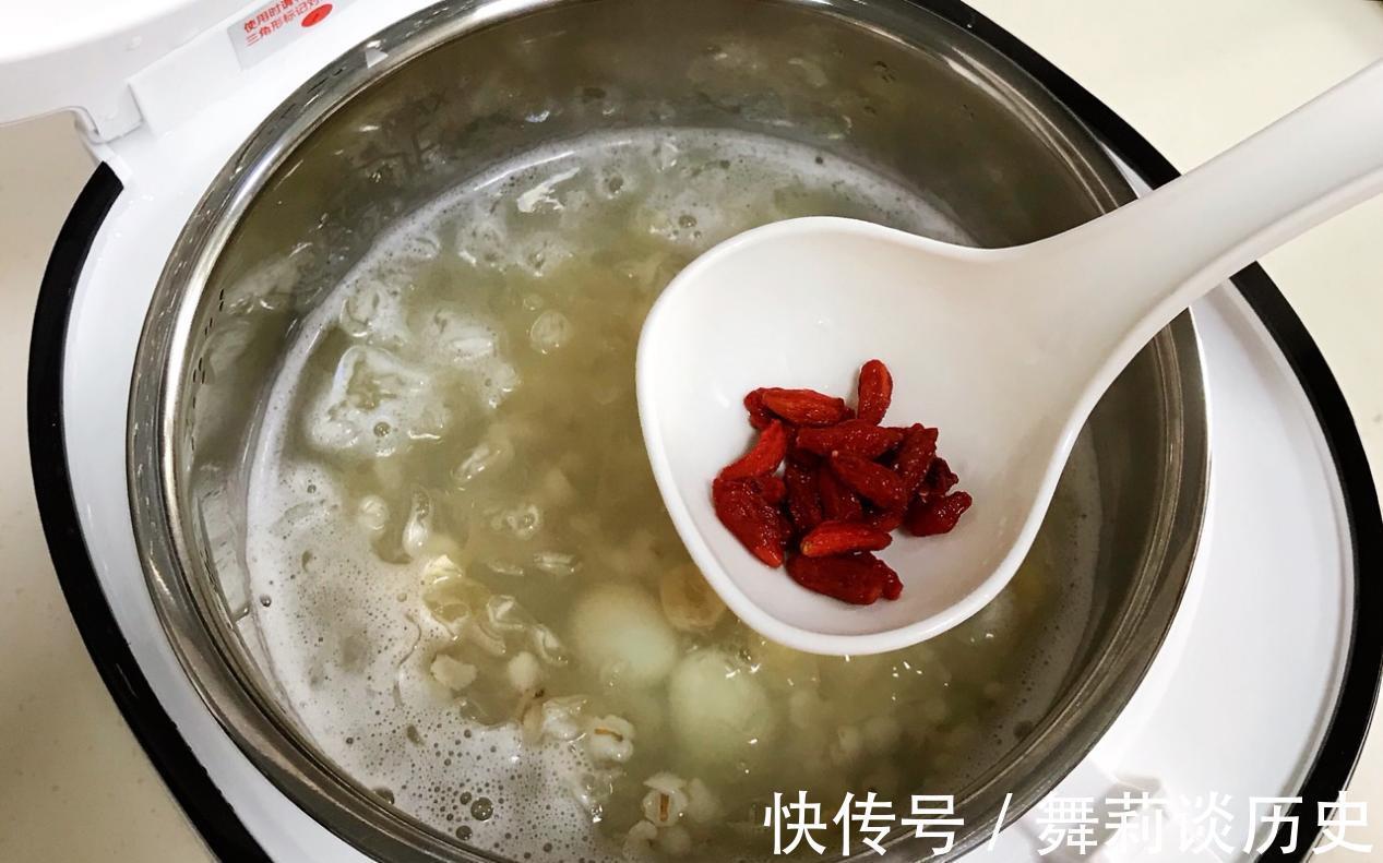 薏米|入秋后，多给家人喝这个五果汤，营养滋补，做法简单