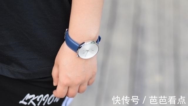 表冠 进口机芯+夜光显示,小米有品新上石英表,可男女混搭情侣用