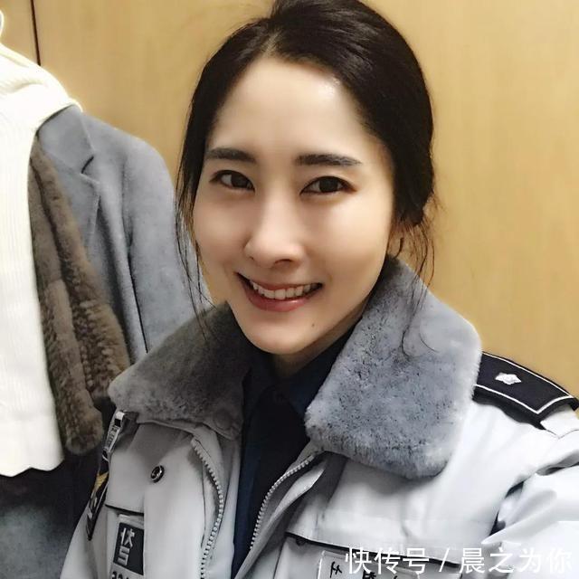 髋部|“韩国最美警花”金瑞熙，马甲线精致，苹果臀吸睛，40岁惊艳依旧