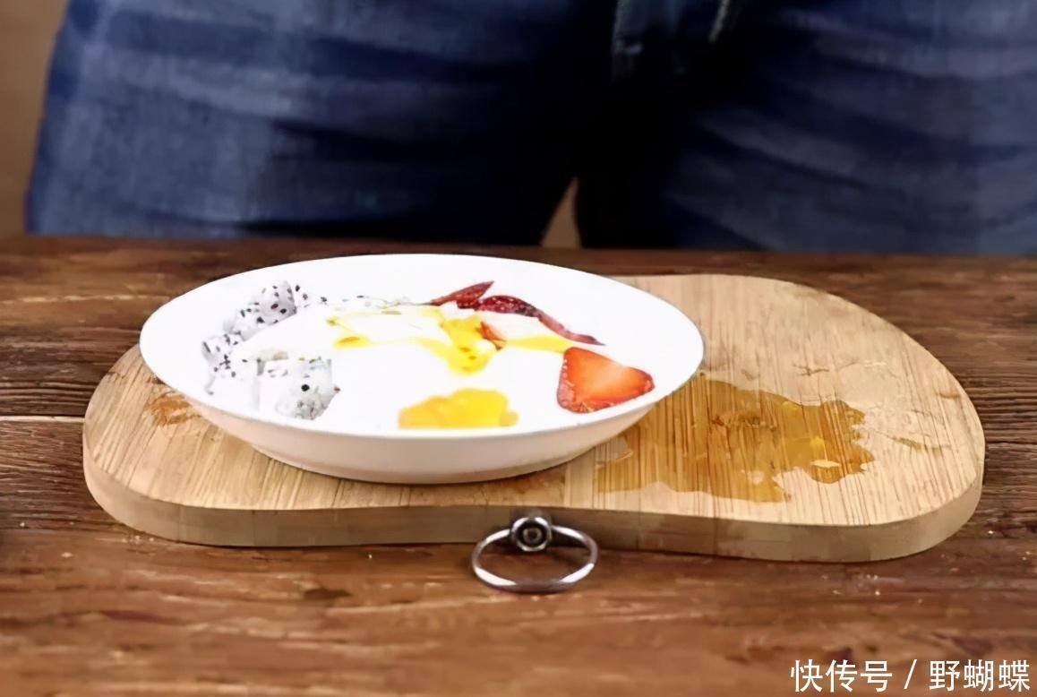 后脑勺|母亲一巴掌,小儿子口吐白沫,专家提醒:孩子有4处不能打