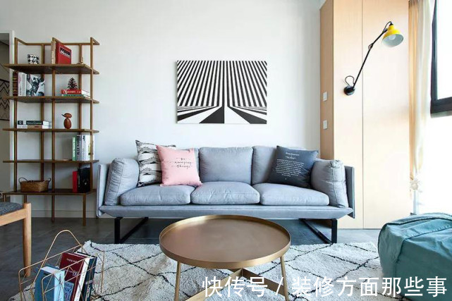 三居室|107平北欧风三居室,客厅简易书架搭配原木餐桌,充满文艺色彩