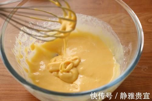 好吃|戚风纸杯蛋糕,不开裂不回缩,挤上入口即化的奶油,颜值高又好吃