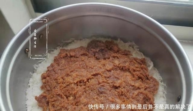 两勺糯米粉一把大红枣，做出夹心枣泥糕，香甜软糯，比面包还好吃