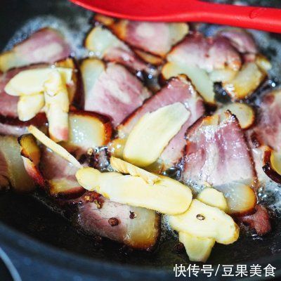 四川|吃一次就上瘾的四川老腊肉炒青椒