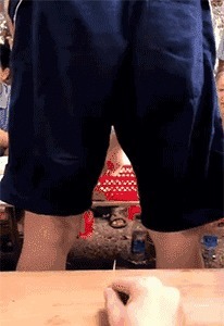 |搞笑GIF:逗什么都行可千万别逗猴子,不然这就是下场