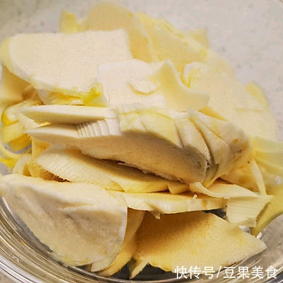 鲜香美味，你从来没吃过的雪菜老豆腐煲