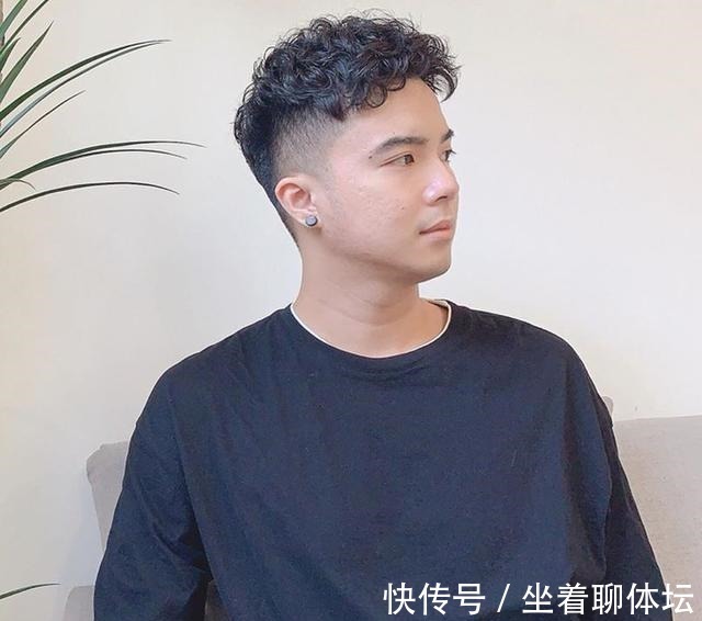发型|男生别剪“背头”发型了,留好这3款造型,干净帅气不油腻!