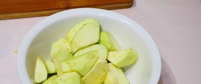 午饭我用它代餐，一个月下来，腰身细了，赘肉没了，好吃又顶饱